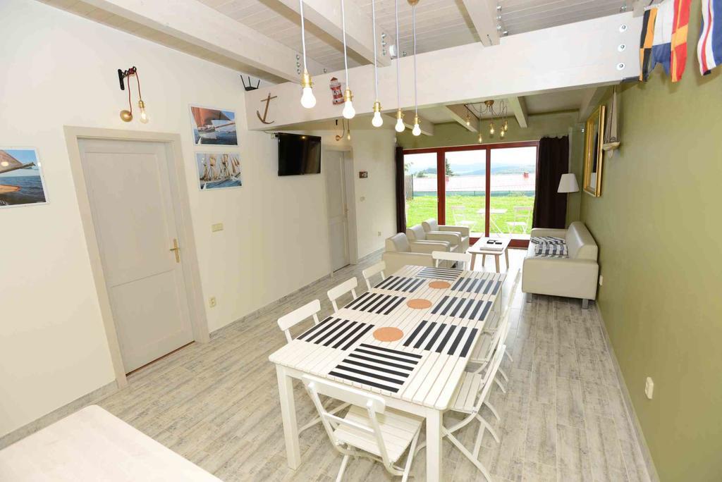 Apartmany Modrinovy Dum ฮอร์นี ปลานา ภายนอก รูปภาพ